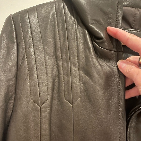 Avanti Dark Brown Leather Jacket Stand-Up Collar and Fitted Design size S EUC - Picture 3 of 8